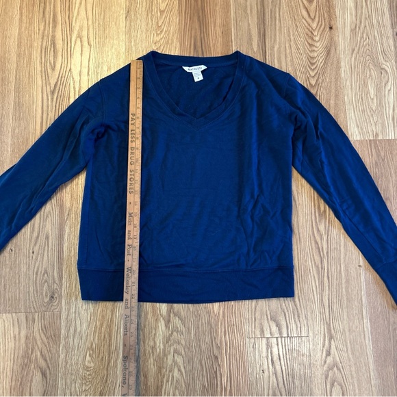 Athleta Deep Blue Long Sleeve V-Neck Top - Picture 4 of 6